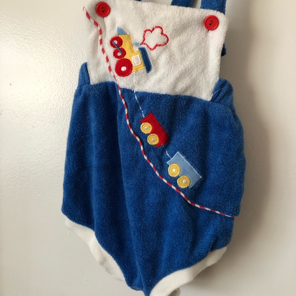 Terry Cloth Train Romper - Picture 2 of 3